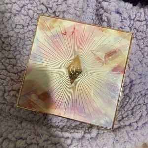 Charlotte Tilbury highlighter palette lightgasm